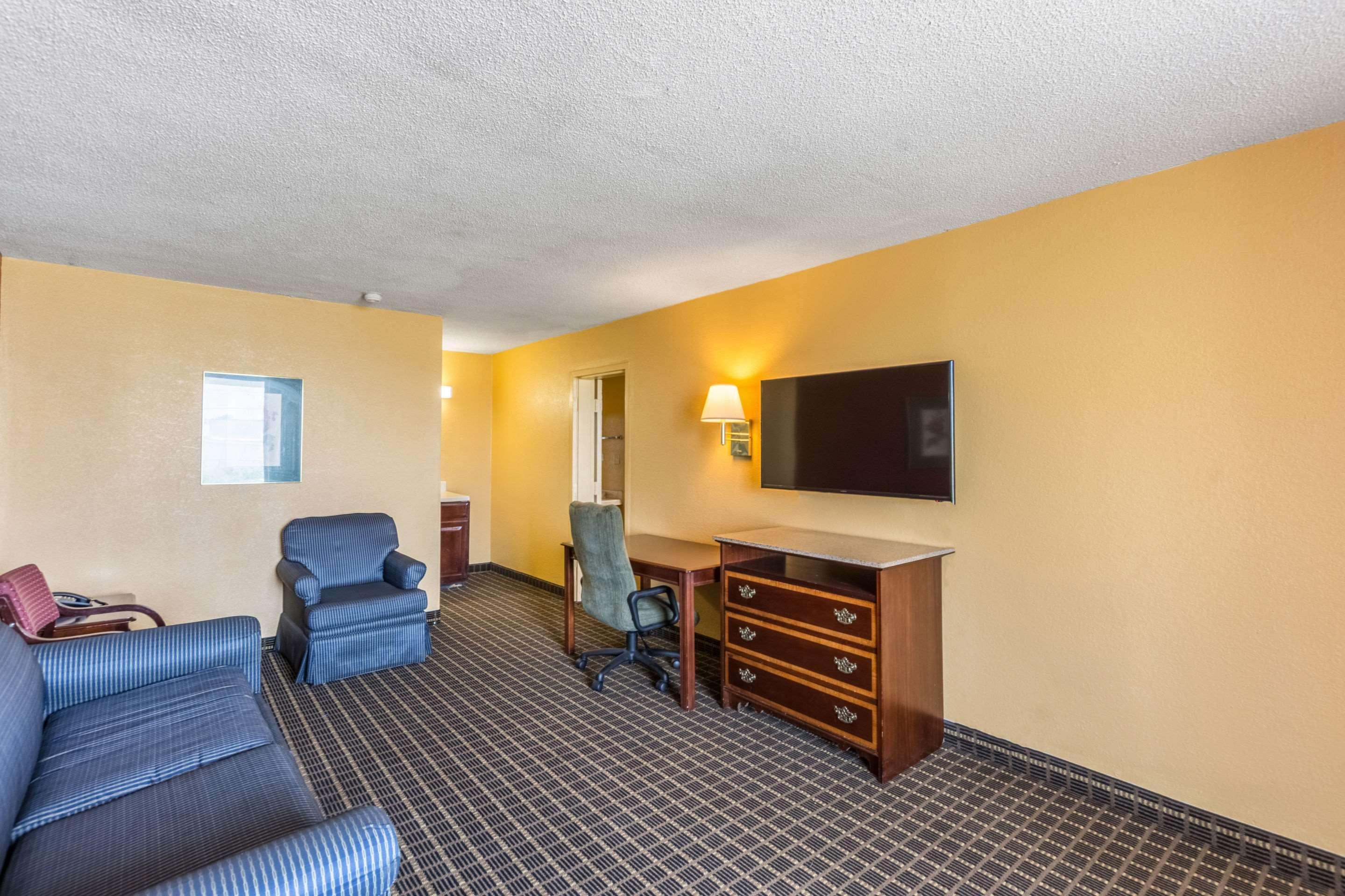 Econo Lodge Inn & Suites Orangeburg Exteriér fotografie
